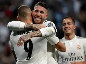 Benzema y Ramos celebran un gol Benzema y Ramos celebran un gol