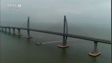 China inaugura el puente sobre el mar más largo del mundo con 55 kilómetros de recorrido
