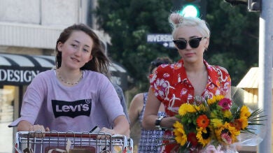 El ramo de marihuana que Miley Cyrus le ha regalado a su hermana pequeña