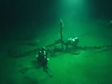 Hallado el barco hundido intacto más antiguo conocido Hallado el barco hundido intacto más antiguo conocido