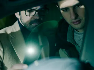 Jon y Javi encuentran sangre en el coche oculto de Begoña Jon y Javi encuentran sangre en el coche oculto de Begoña
