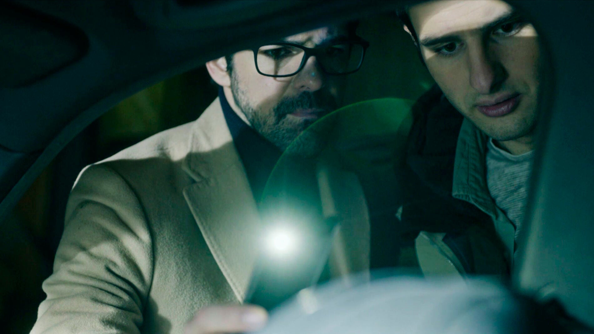 Jon y Javi encuentran sangre en el coche oculto de Bego&ntilde;a
