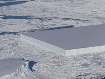 El iceberg rectangular captado por la NASA El iceberg rectangular captado por la NASA