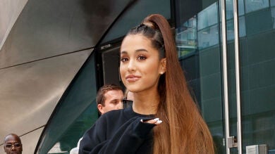 Ariana Grande rechaza a la reina Isabell II 