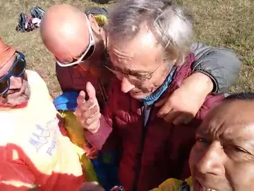 Rescatan en buen estado al parapentista español desaparecido durante cinco días en la India Rescatan en buen estado al parapentista español desaparecido durante cinco días en la India