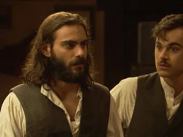 Isaac, preocupado porque Elsa no ha vuelto de la escuela Isaac, preocupado porque Elsa no ha vuelto de la escuela