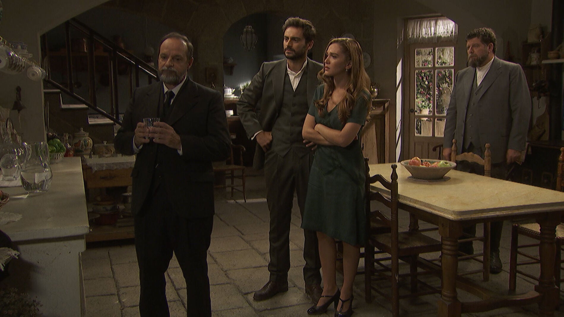 Julieta a Raimundo: "Habla de una vez y dinos por qu&eacute; quer&iacute;as que nos fu&eacute;ramos de La Casona"