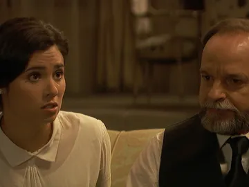 La insistencia de Matías por encontrar a sus padres pone en peligro el secreto de Raimundo y María La insistencia de Matías por encontrar a sus padres pone en peligro el secreto de Raimundo y María