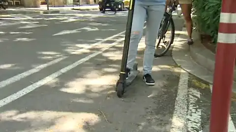 Fallece tras ser atropellada cuando circulaba en patinete por Sabadell Fallece tras ser atropellada cuando circulaba en patinete por Sabadell