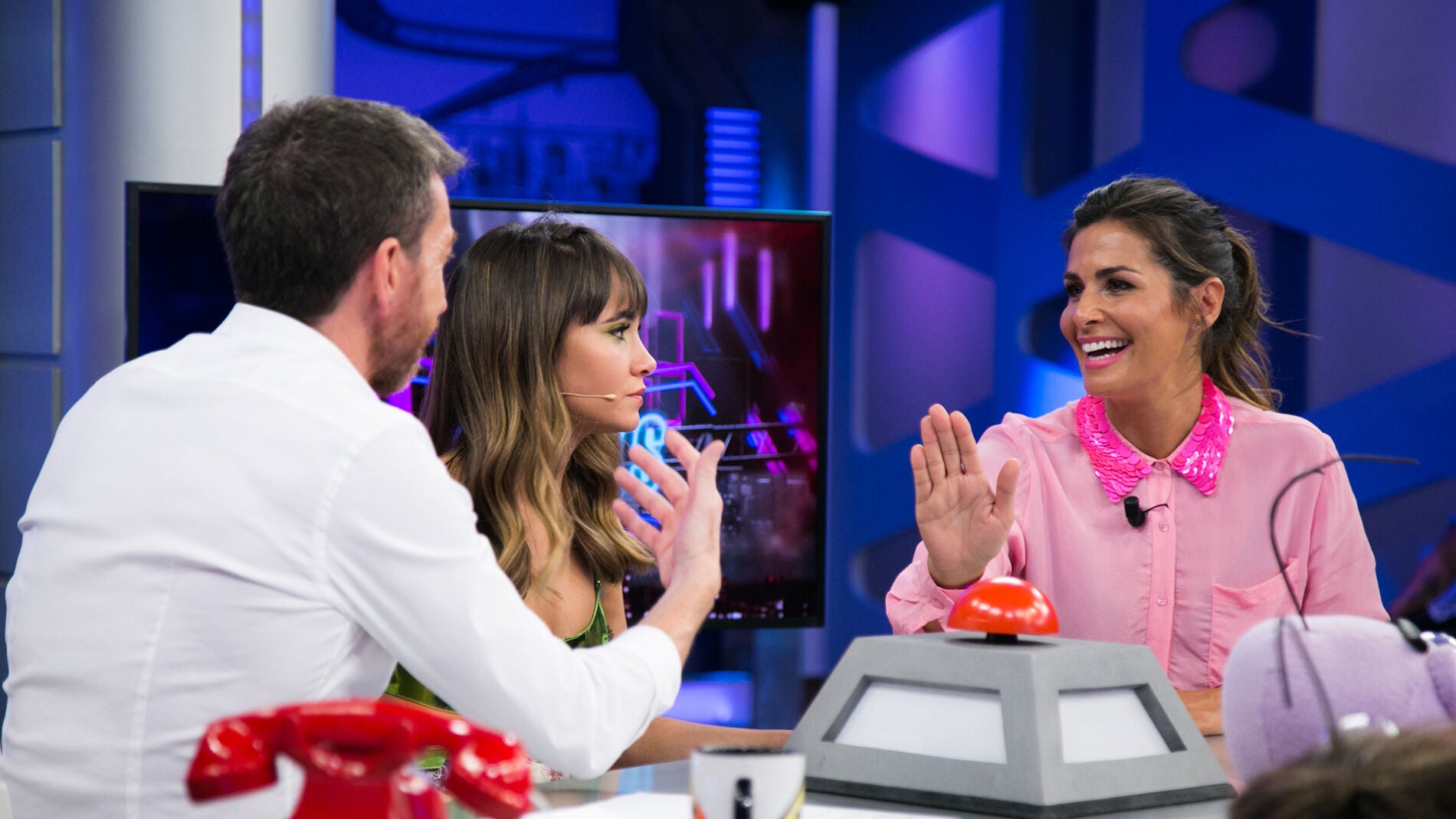 Aitana se emociona dando consejos de amor en el consultorio de Nuria Roca en 'El Hormiguero 3.0'
