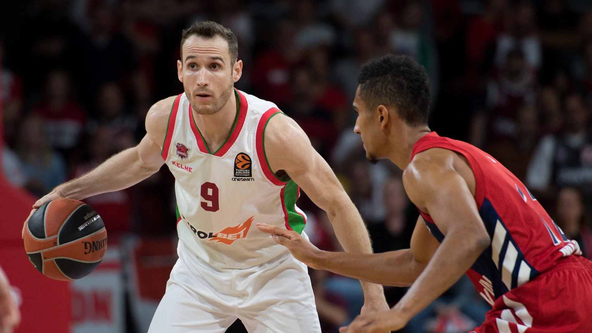 Marcelinho Huertas, en acción ante el Bayern Marcelinho Huertas, en acción ante el Bayern
