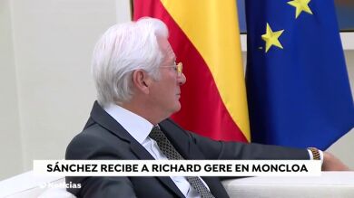  Sánchez incluirá la aporofobia en el Código Penal, tras una reunión con Richard Gere