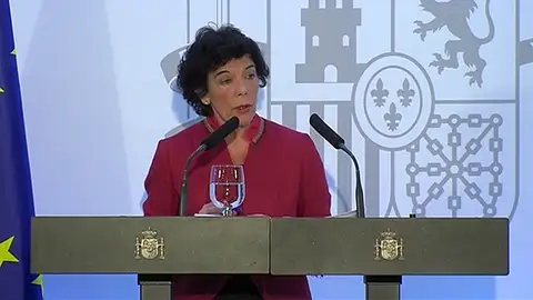 Celaá aclara que el Gobierno "se está pensando" la subida de la base de cotización Celaá aclara que el Gobierno "se está pensando" la subida de la base de cotización