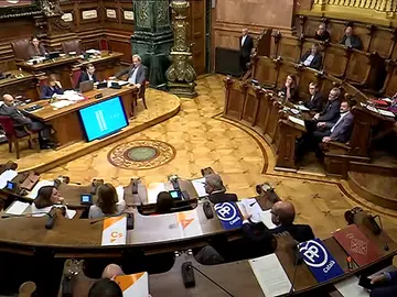El Ayuntamiento de Barcelona reprueba al Rey Felipe VI El Ayuntamiento de Barcelona reprueba al Rey Felipe VI