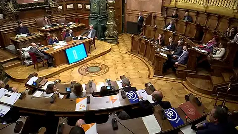 El Ayuntamiento de Barcelona reprueba al Rey Felipe VI El Ayuntamiento de Barcelona reprueba al Rey Felipe VI
