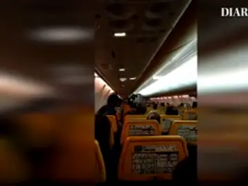 Pedida de mano en un vuelo de Ibiza Pedida de mano en un vuelo de Ibiza