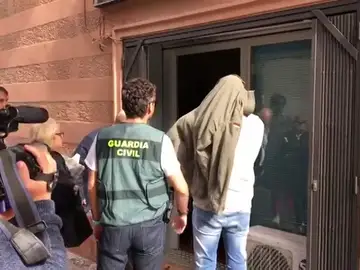Diez detenidos en una operación contra empresas que falsificaban entradas para partidos del FC Barcelona Diez detenidos en una operación contra empresas que falsificaban entradas para partidos del FC Barcelona