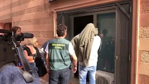 Diez detenidos en una operación contra empresas que falsificaban entradas para partidos del FC Barcelona Diez detenidos en una operación contra empresas que falsificaban entradas para partidos del FC Barcelona
