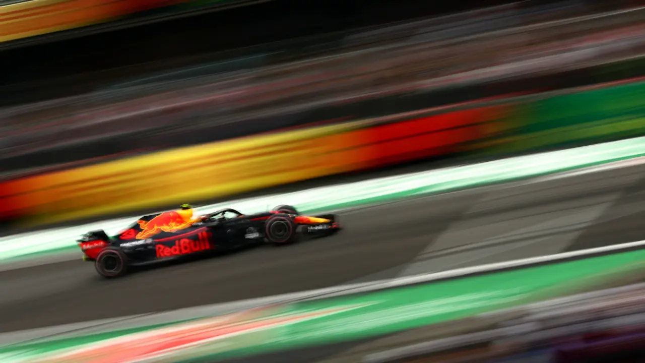 Verstappen rueda con el Red Bull