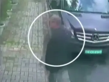 Imagen de Khashoggi entrando al consulado de Estambul Imagen de Khashoggi entrando al consulado de Estambul