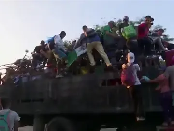 La caravana de migrantes que atraviesa México desestima el plan de regularización de Peña Nieto La caravana de migrantes que atraviesa México desestima el plan de regularización de Peña Nieto