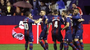 Los jugadores del Levante celebran un gol ante el Leganés
