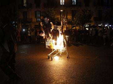 Los CDR queman monigotes del Rey y otros políticos