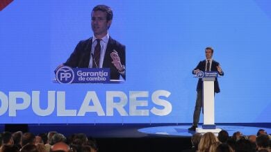 Pablo Casado acusa a Pedro Sánchez de estar 