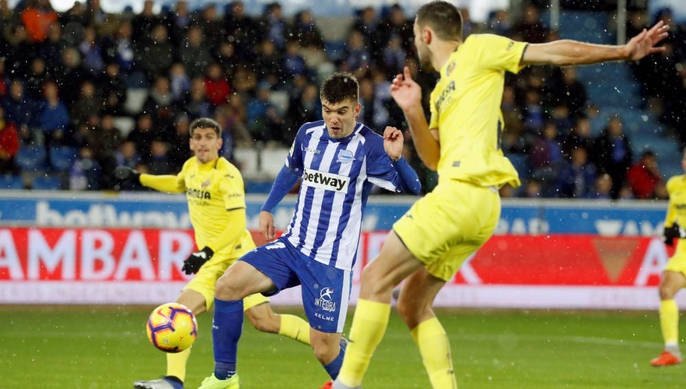 Martín Aguirregabiria, en acción ante el Villarreal
