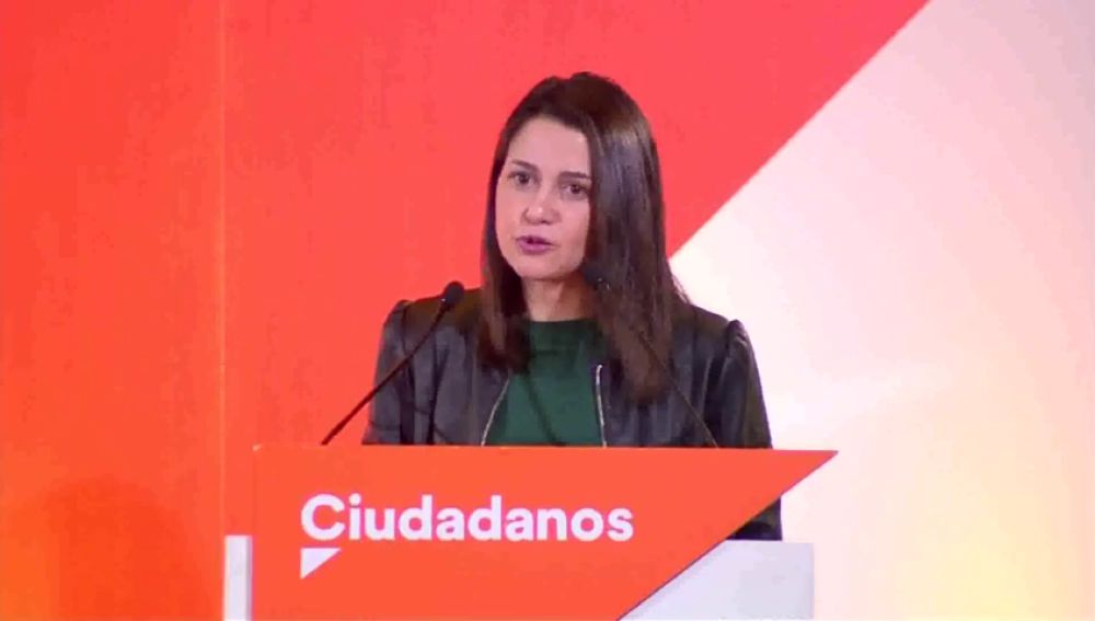 Arrimadas: "Andalucía no es del PSOE igual que Cataluña no es de los nacionalistas"