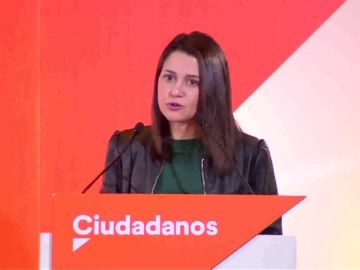 Arrimadas: "Andalucía no es del PSOE igual que Cataluña no es de los nacionalistas"