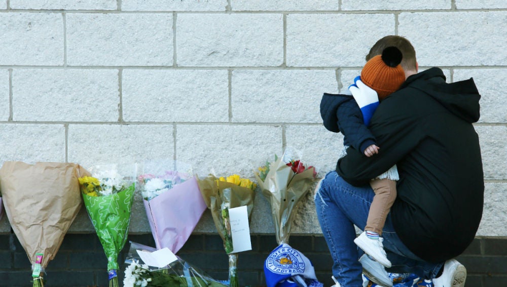 Flores en el estadio del Leicester