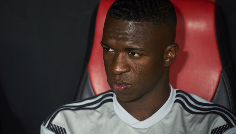 Vinicius, en el banquillo