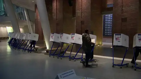 Abren los primeros colegios electorales en la costa este de Estados Unidos Abren los primeros colegios electorales en la costa este de Estados Unidos