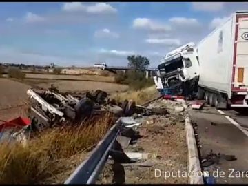 Una persona ha fallecido y otras dos han resultado heridas en un accidente de tráfico ocurrido en Zaragoza