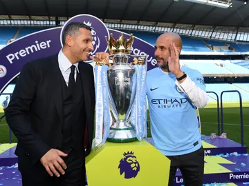 Khaldoon al-Mubarak, presidente del Manchester City, junto a Pep Guardiola Khaldoon al-Mubarak, presidente del Manchester City, junto a Pep Guardiola