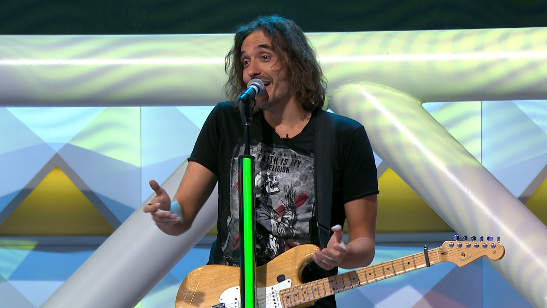 Joaqu&iacute;n improvisa una nueva versi&oacute;n de "Tira de la ruleta" 