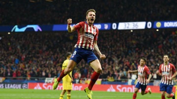 Saúl celebra su gol contra el Dortmund