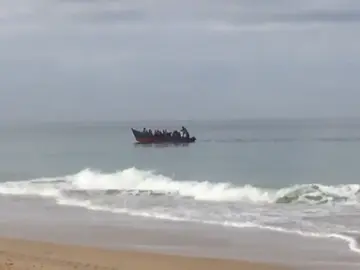 REEMPLAZO Se reanuda la búsqueda de los inmigrantes desaparecidos tras el naufragio de una patera en Cádiz REEMPLAZO Se reanuda la búsqueda de los inmigrantes desaparecidos tras el naufragio de una patera en Cádiz