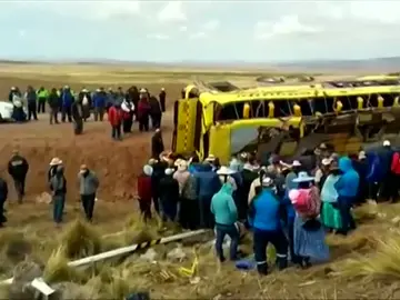 Fallecen 18 personas en un accidente de autobús en Perú Fallecen 18 personas en un accidente de autobús en Perú