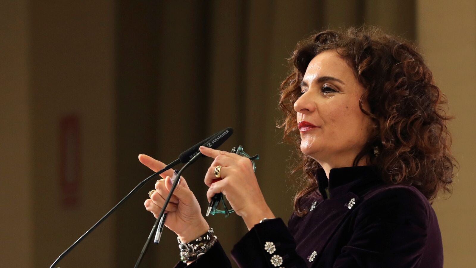 Montero no descarta subir el SMI a 1.000 euros en 2020 como prometió Sánchez
