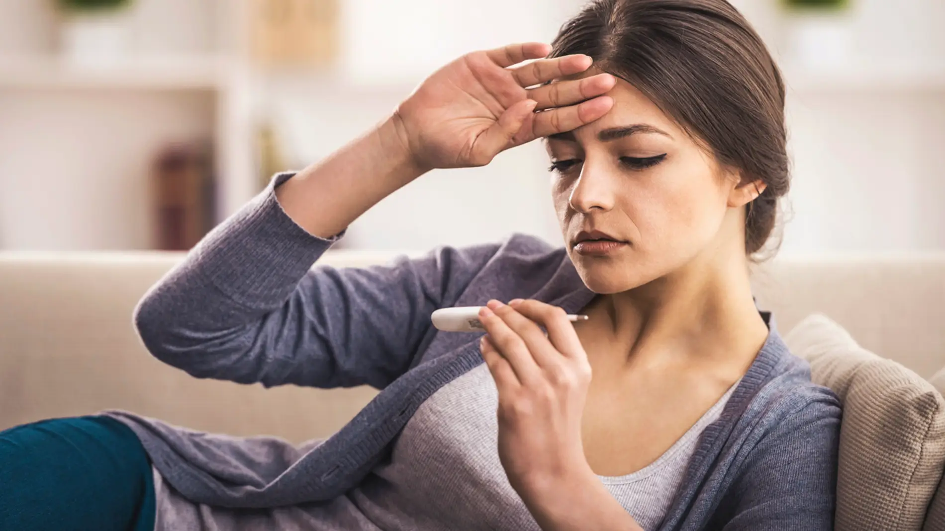 Mujer con fiebre