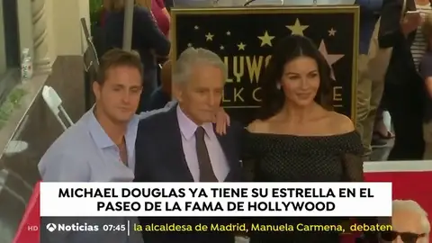 Chris Douglas ya es una estrella más en el Paseo de la Fama Chris Douglas ya es una estrella más en el Paseo de la Fama