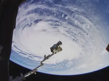 Un paseo por la Estación Espacial Internacional en ultra alta resolución Un paseo por la Estación Espacial Internacional en ultra alta resolución