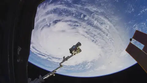 Un paseo por la Estación Espacial Internacional en ultra alta resolución Un paseo por la Estación Espacial Internacional en ultra alta resolución