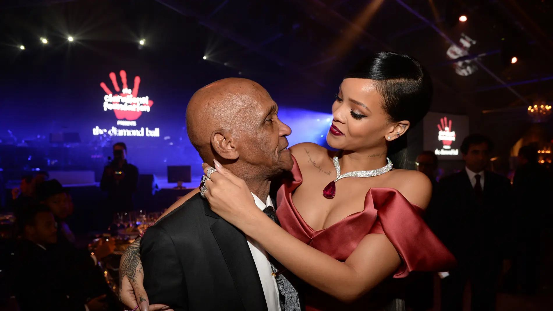 Rihanna con su abuelo Lionel Braithwaite