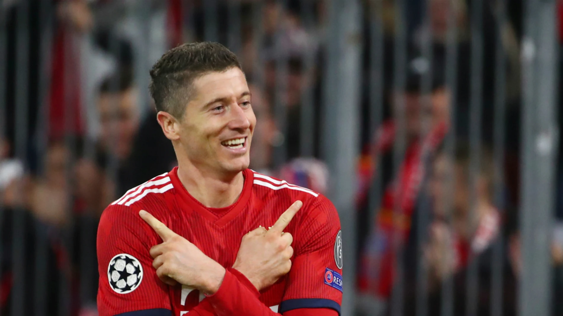Lewandowski celebra un gol Lewandowski celebra un gol