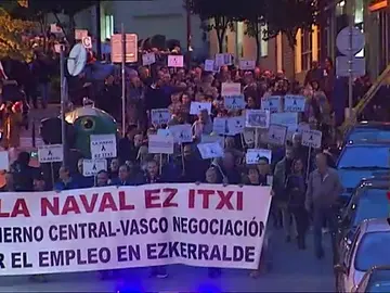 Más de 2.000 personas apoyan a los trabajadores de La Naval tras conocerse que Van Oord no construirá la draga Más de 2.000 personas apoyan a los trabajadores de La Naval tras conocerse que Van Oord no construirá la draga