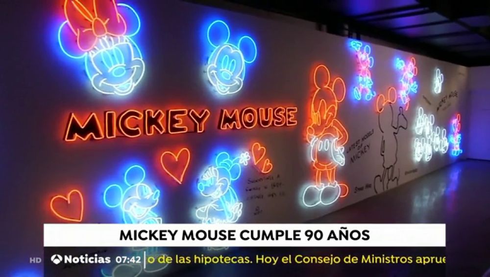 Mickey Mouse cumple 90 aÃ±os