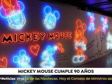 Mickey Mouse cumple 90 aÃ±os